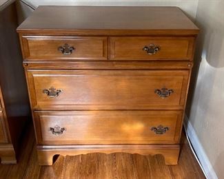 County Maple 3-Drawer Chest/Dresser 30x30x18in HxWxD