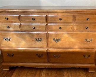 Country Maple 6-Drawer Dresser 32x50x18in HxWxD