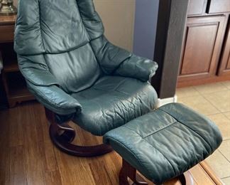 #2 Ekornes Reno Stressless Chair & ottoman Green Recliner 39x28x27in HxWxD