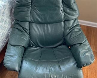 #2 Ekornes Reno Stressless Chair & ottoman Green Recliner 39x28x27in HxWxD