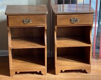 2pc Country Maple Nightstands PAIR 28x17x14in HxWxD