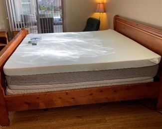 King Sleep Number m7 Mattress w/ Tempurpedic adjustable base and Frame 46x81x90in HxWxD