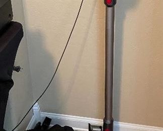 Dyson V8 Animal Vacuum Cordless Stick TT9-US-JNE3531A