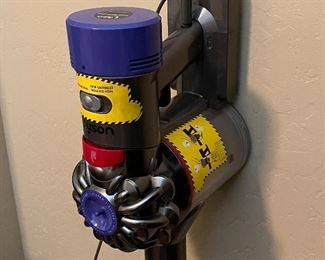 Dyson V8 Animal Vacuum Cordless Stick TT9-US-JNE3531A