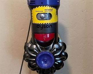 Dyson V8 Animal Vacuum Cordless Stick TT9-US-JNE3531A