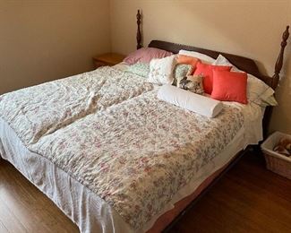 King (double Twin Bed) 54x76x81in HxWxD