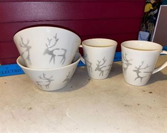 Pentik Reindeer 2 Mugs and 2 Bowls $20.00