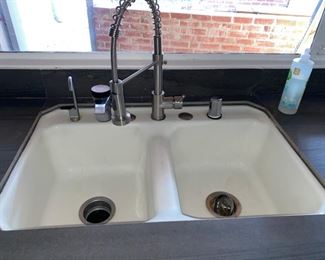 Double kitchen sink, no chips or stains, $75.