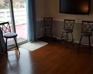 4 Swivel Chairs Counter height WOW price on Sunday.