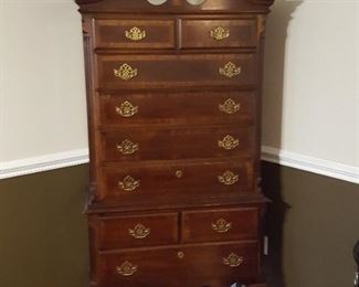 Super Sunday Unbelievable Deal on this Dresser.  Bring help to move from second floor.