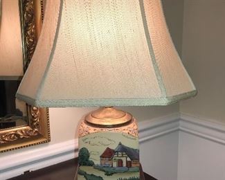 Wonderful Ceramic Table Lamp Featuring English Cottage