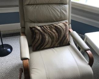 Lazboy Recliner$ 146.00