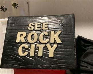 See Rock City decorative birdhouse $1