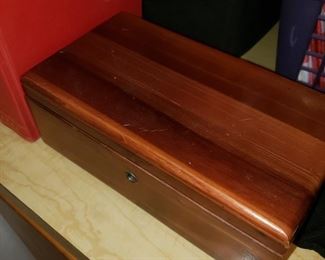 Lane Cedar Box