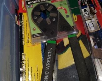 Bionic Wrench