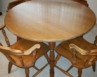 Round Maple Table/Leaf/Four Chairs