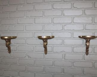 3 DECORATIVE SHELVES