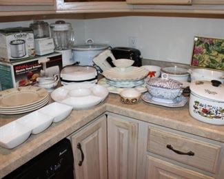SMALL APPLIANCES, BAKEWARE