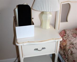 NIGHTSTAND, LAMP