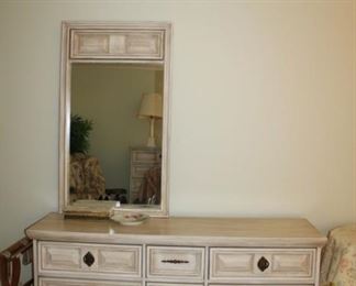 DRESSER W/MIRROR