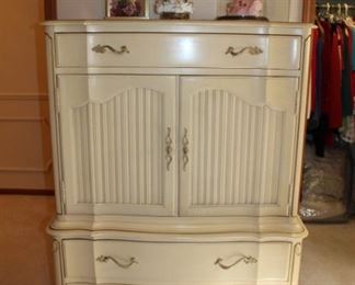 ARMOIRE