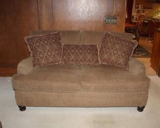 LOVESEAT