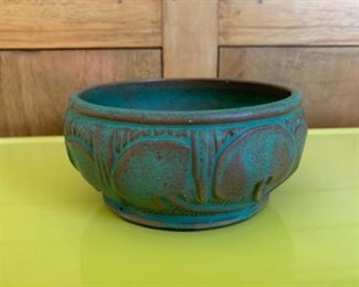 $25.00...............Vintage Pottery Vase 5" diameter (P903)