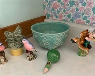 HALF OFF!  $20.00 NOW, WAS $40.00..............Vintage Pottery & Salt and Peppers (P898)