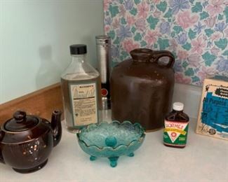CLEARANCE!!!  $5.00 NOW, WAS $20.00...............Vintage Jug and Glassware (P896)