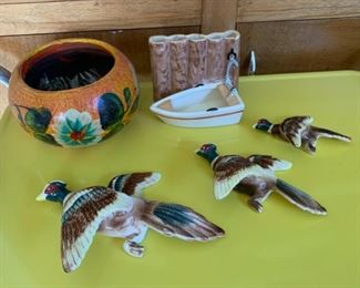 REDUCED!  $12.00 NOW, WAS $16.00.............Wall Pocket Pheasants and more planters (P892)
