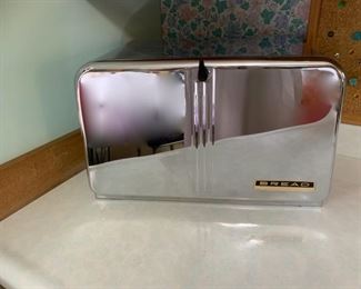 CLEARANCE !  $16.00 NOW, WAS $50.00................Vintage Chrome Bread Box (P426)