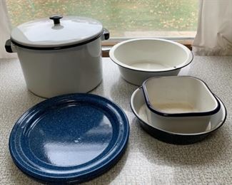CLEARANCE!  $10.00 NOW, WAS $40.00..................Enamel Pots good condition (P330)