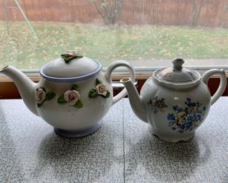 CLEARANCE!!  $3.00 NOW, WAS $10.00..............Teapots (P276)