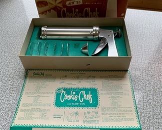 $20.00..............The Cookie Chef Cookie Press (P281)