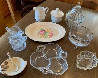 CLEARANCE !  $4.00 NOW, WAS $14.00...............Vintage Glassware (P225)