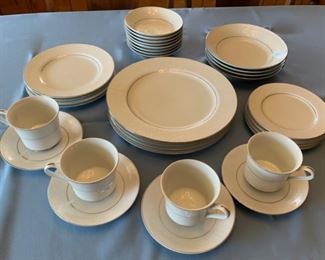 CLEARANCE!!!  $8.00 NOW, WAS $30.00................International Silver Co Wakefield China Set (P181)