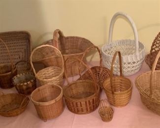 CLEARANCE!!!  $3.00 NOW, WAS $12.00................Basket lot (P566)