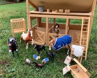 BREYER Horses and Stable