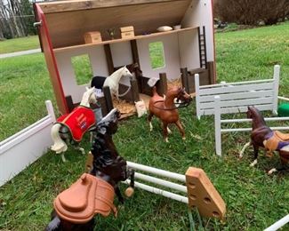 BREYER Horses Barn Accessories