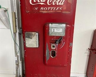 Antique Coca Cola Machine Works