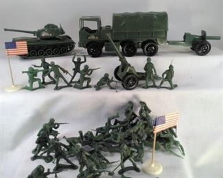 VTG US Army Truck tank cannons and army men