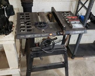 Small table saw 