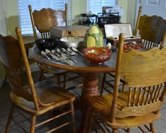 Beautiful Round Oak Table with 4 Matching Oak Press Back and Spindle Back Chairs