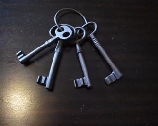 Antique Style Skeleton Keys