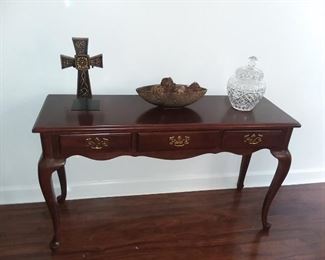 Queen Anne Mahogany Console Table
