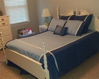 Double Size Bed - White paint / will expand to Queen