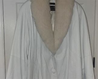 Henig White Leather Coat w/ Fox Fur Collar - XL 