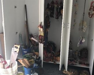 Holiday decor & garden supplies