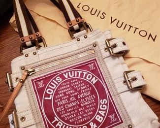 Brand New!! Louis Vuitton!