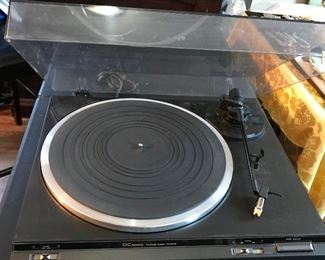 TECHNICS TURNTABLE
